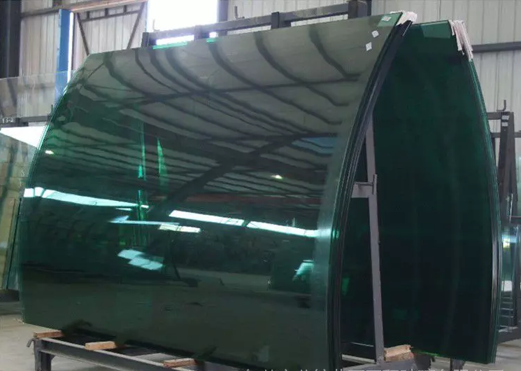 Safety distance for glass heating